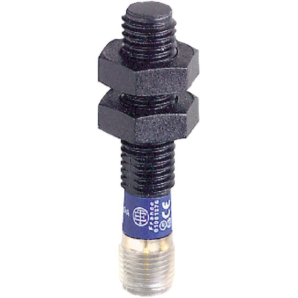 Емкостный датчик приближения Telemecanique Sensors XS4P08PA370L1